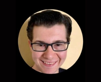 Valedictorian succeeds in home school program at Visions